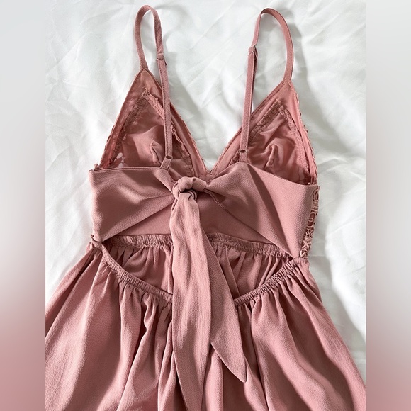 Showpo. Mauve Lace V-neck Romper Size XS - Picture 9 of 16